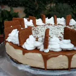 Бисквитена торта със сметана