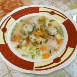 Подлютена супа с ориз и кюфтенца