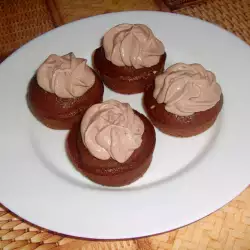 Какаови мъфини със сметана