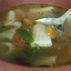 Макаронена супа и боб