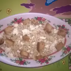 Закуска макарони с крутони