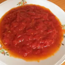 Маслен сос с червени домати