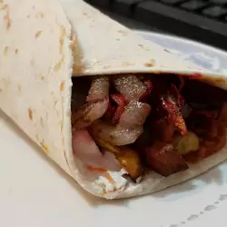 Мексиканско бурито с пилешко месо