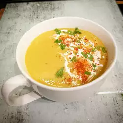 Крем супа от моркови с червена леща