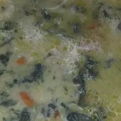 Здравословна супа със спанак