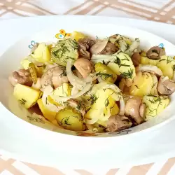 Картофена салата с лук и печурки