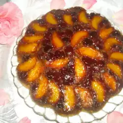 Десерт с праскови и вишни