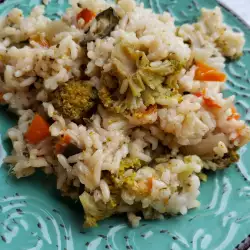 Задушен ориз със зеленчуци
