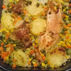 Картофи с ориз и зеленчуци
