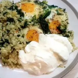 Лесна гозба ориз със спанак и яйца