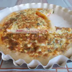 Пълнена пита с яйца, сирене и колбас