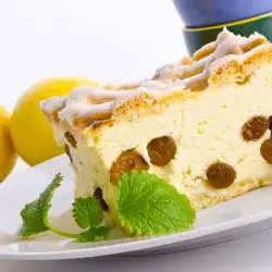 Десерт с извара и лимони