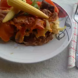 Сочни пържоли със сирена и зеленчуци
