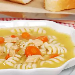 Пилешка супа с макарони