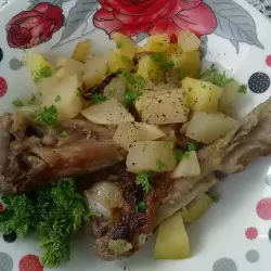 Картофи с месо и ряпа