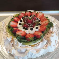 Торта Павлова с портокалов крем и ягоди