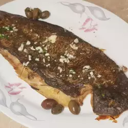 Печена риба с чесън