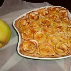 Десерт с ябълки и яйца