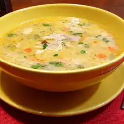 Пилешка супа с фиде и застройка