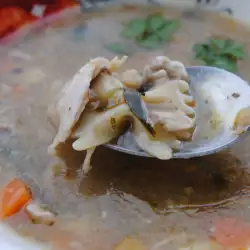 Богата пилешка супа с фарфалини