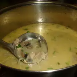 Пилешка супа с фиде и гъби