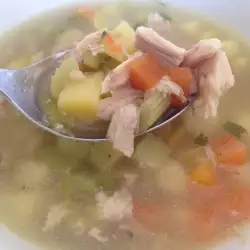 Пилешка супа с картофи и целина