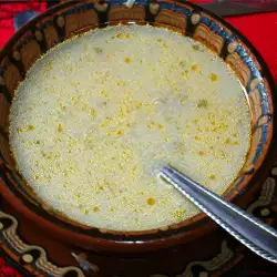 Пилешка супа с ориз и лимонов сок