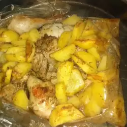 Пилешки долни бутчета с картофи в плик