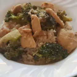 Ориз с месо и броколи