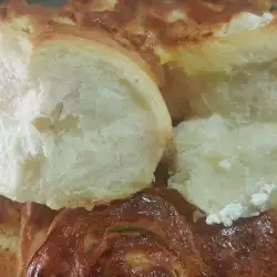 Питка със сирене и кашкавал