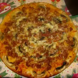 Пица с кайма и мая