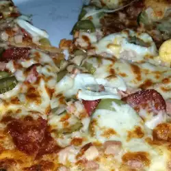 Пица с шунка и мая