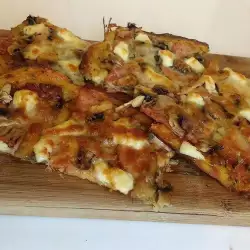 Пица с шунка и зехтин
