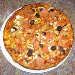 Пица с кренвирш и зеленчуци