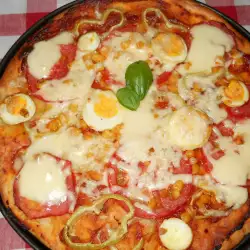 Пица със сирена и домати