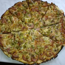 Пица с луканков колбас