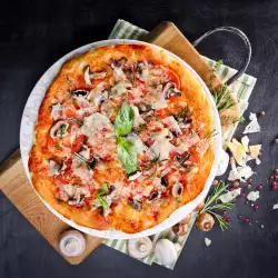 Пица по италиански с мая