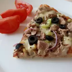 Пица с риба тон и моцарела