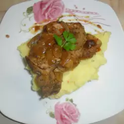 Сготвено със свинско и картофи