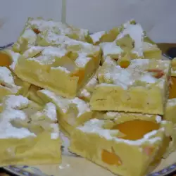 Десерт с праскови и ананас