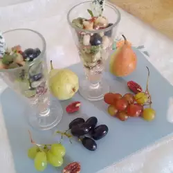 Плодова салата с грозде