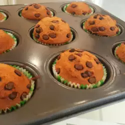 Портокалови кексчета с парченца шоколад
