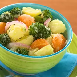 Салата с топли зеленчуци