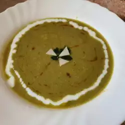 Здравословна супа със спанак