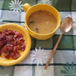 Празена супа с бекон