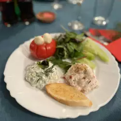 Празнична салата с краставици