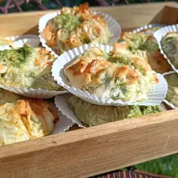 Пролетни банички с коприва и сирене