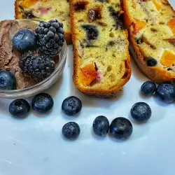 Плодов кейк с протеин и боровинки