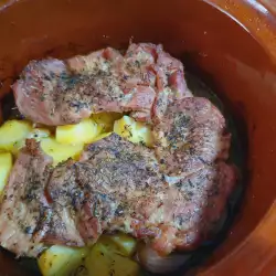 Картофи с месо и розмарин