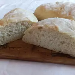 Пухкав хляб с прясна мая